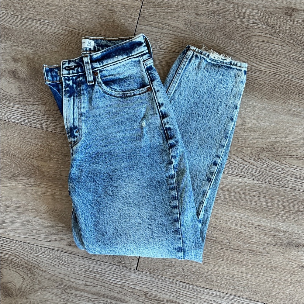 Abercrombie & Fitch Light Blue The Mom High Rise Jeans